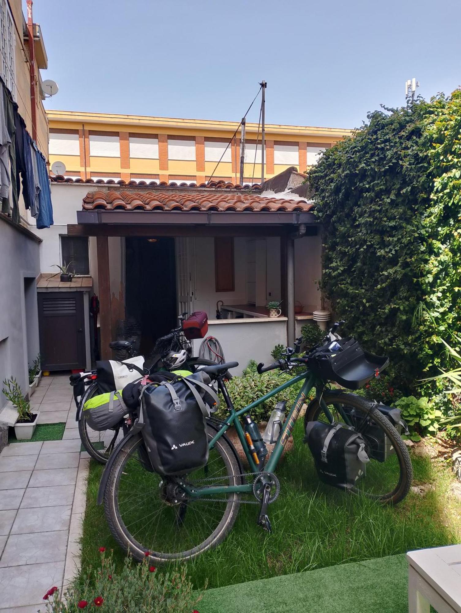 House With Private Garden Apartment โรม ภายนอก รูปภาพ